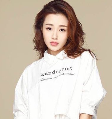 缪清公主现代长这样 王秀竹写真长卷发纯美动人