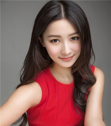 女生最流行的长头发发型怎么梳 女生长头发发型的梳头方法