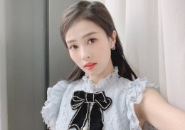 发际线高女生真没必要把刘海剪短 2022年女生热点露额发型更修颜