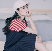 白鹿发型图片欣赏 简单的将头发散开不化招摇妆也很招摇