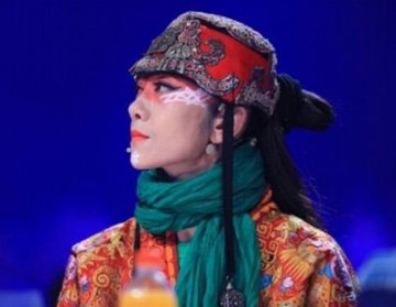 赵雅芝为何偏爱斜刘海 中老年女士刘海发型图片