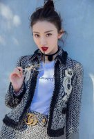 周末逛街适合的扎发造型 尝试不同风格的高辫发型