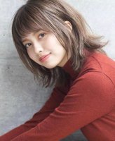 今年女生齐肩中短发热度不减 深浅色彩发色更是变身美丽仙女