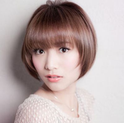 脸又长又宽的女生适合剪什么短发 脸广大的人适合剪如何的短发