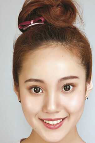 花苞头扎头发方法 夏日清爽露额花苞头扎发发型