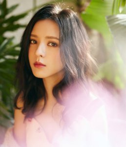女孩子慵懒风烫发发型 非常受欢迎快来尝试吧