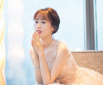 时尚女孩子俏皮短发扎发造型 夏天脖子露出来更清新宜人