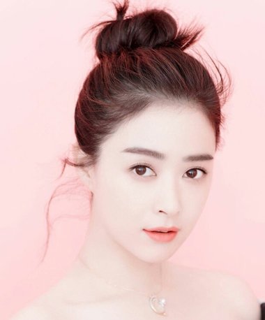 华妃娘娘画风突变 现代妆发型居然是清秀型