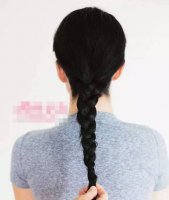 中年女士日常低盘发步骤分享 几分钟即可打理好盘发发型