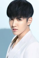 男生头发两边怎么剃漂亮 莫负好时光的短发展示