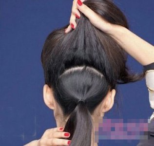女孩子发质服帖不蓬松合适什么发型 简单蓬松发型扎法步骤