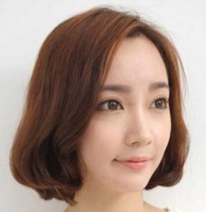 最新女生短发烫发发型 甜美又修颜