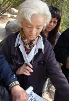 老太太简单短发剪法图片 慈爱的短头发造型成爆款