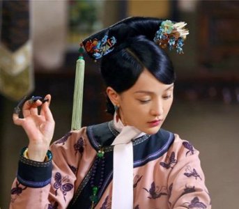 一大波清宫发型来袭 《如懿传》旗装后妃你最喜欢哪位