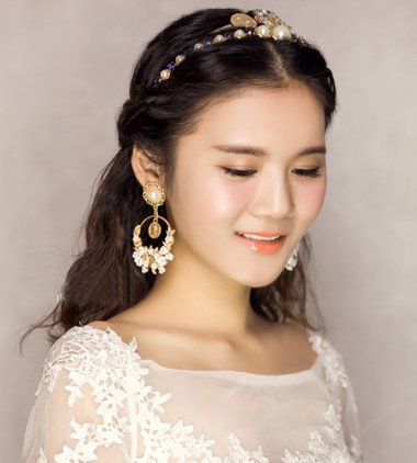 圆脸留什么发型好看 好看的圆脸新娘发型