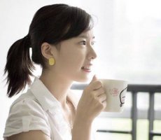 上班时梳什么发型合适 非常适合上班族简单的扎发发型推荐
