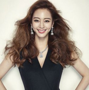最新女生烫发发型 适合瓜子脸的美眉打造的发