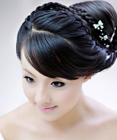 大方脸女士流行发型 适合方脸女孩的新娘发型