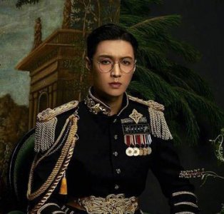 张艺兴复古短发发型写真 英伦风居然也能如斯帅