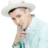 男星吴亦凡板寸头照片 吴亦凡板寸头侧颜杀