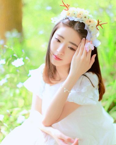 平分把刘海扎上去的发型 平分刘海发型扎法