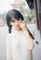 好梳易打理的国民双辫子 怎么弄出复古风的编发