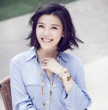 短发女生帅气衣服搭配 短烫发配什么衣服
