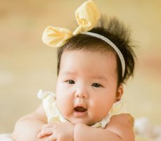 女儿是寸头光头怎么办 发卡不必考虑 发带能套在头上是最佳选择