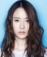 鹅蛋脸女孩子烫水波纹卷发正适合 卷发陪伴参加派对没压力