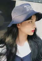 圆梳打理流行网红卷发不是梦 精做俏丽佳人卷烫发造型