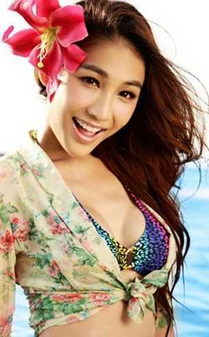 泰国性感人妖皇后rose长发发型