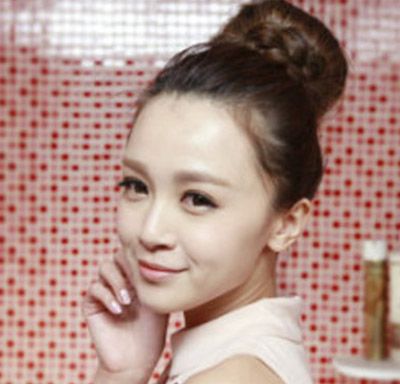 怎么扎蓬松丸子头 丸子头的海绵宝宝扎法图解