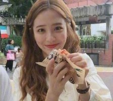 女生蜂蜜茶色头发图片 演示女生茶色发型如何扎