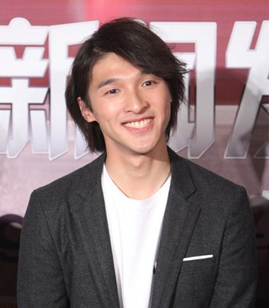 脸大男生好看的发型 脸大适合什么发型男生图片