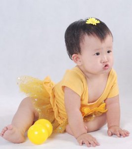 女婴儿宝宝稚嫩短发发型 小女孩俏皮短发图片