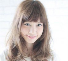 刚染了头发能够喂奶吗 哺乳期染头发多久能够喂奶