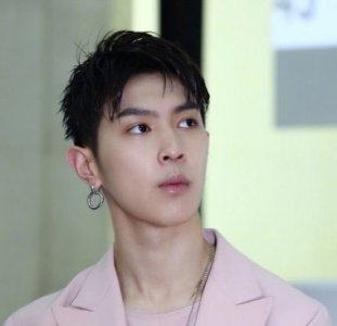 韩式发型不染发也流行 明日之子男士韩版发型流行范十足