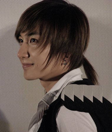 男人扎马尾怎么扎 男孩马尾扎法